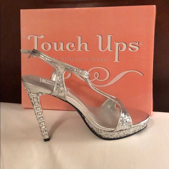 Touch Ups by Benjamin Walker - Picture 5 of 7